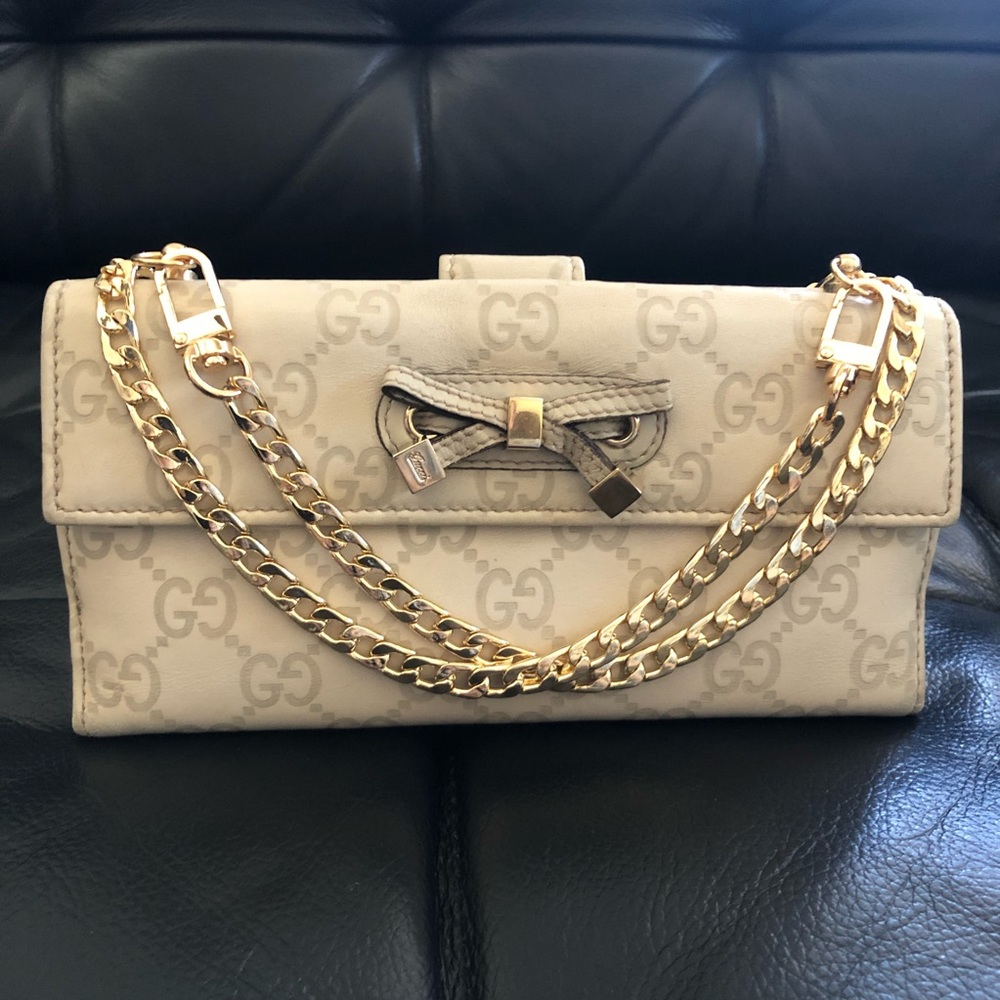 ❤️ SOLD ❤️Gucci Guccissima leather wallet on chain
